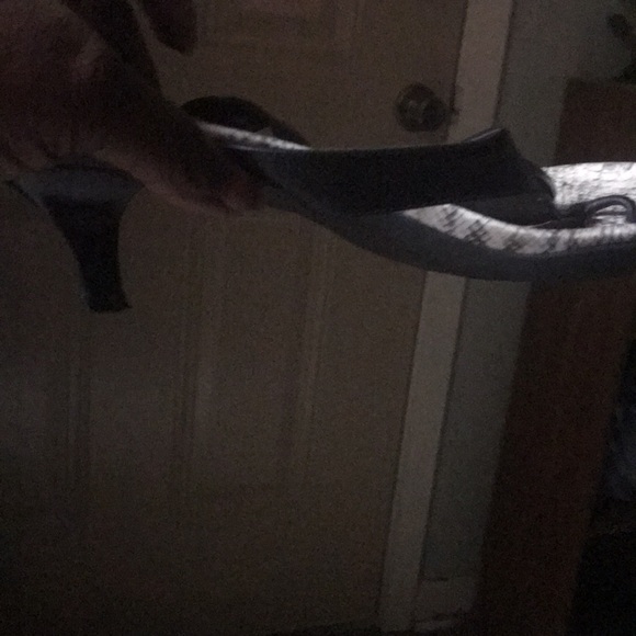 Cloud walker’s by ComfortView size 11W…EUC..kitten heel very pretty shoes - Picture 3 of 4